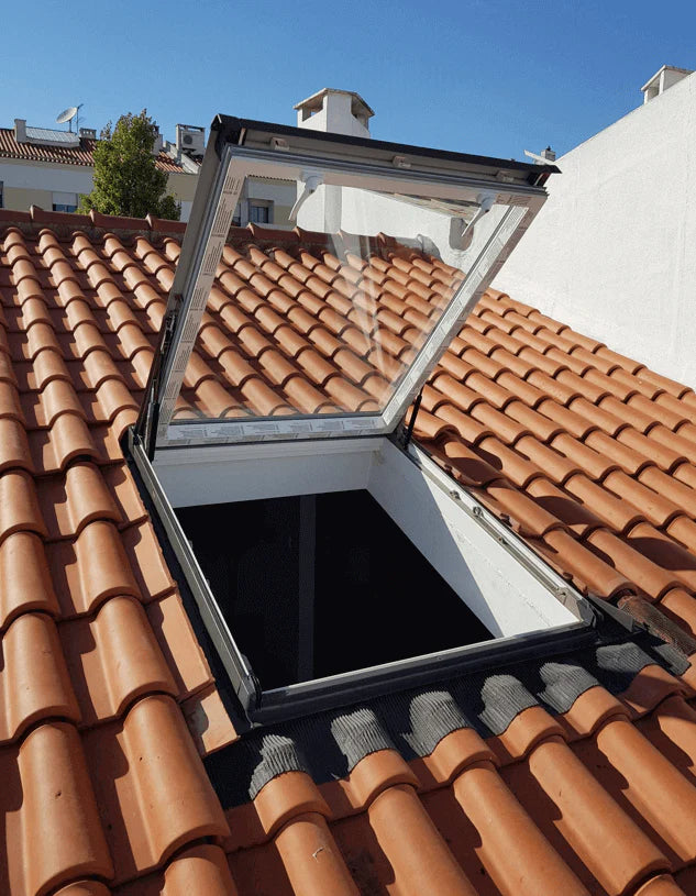 Ventana de Ático PVC SkyView Proyectante
